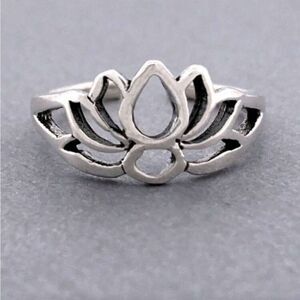 Silver Lotus toe Ring N1200